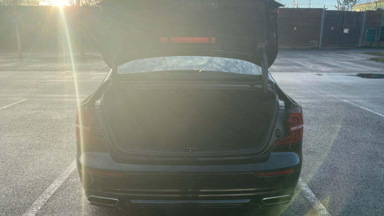 Volvo S60 2.0 T5 R DESIGN Plus 4dr Auto Petrol Saloon